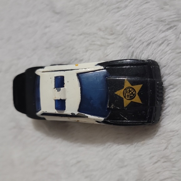 Vintage 1993 Hot Wheels police car - Picture 2 of 6